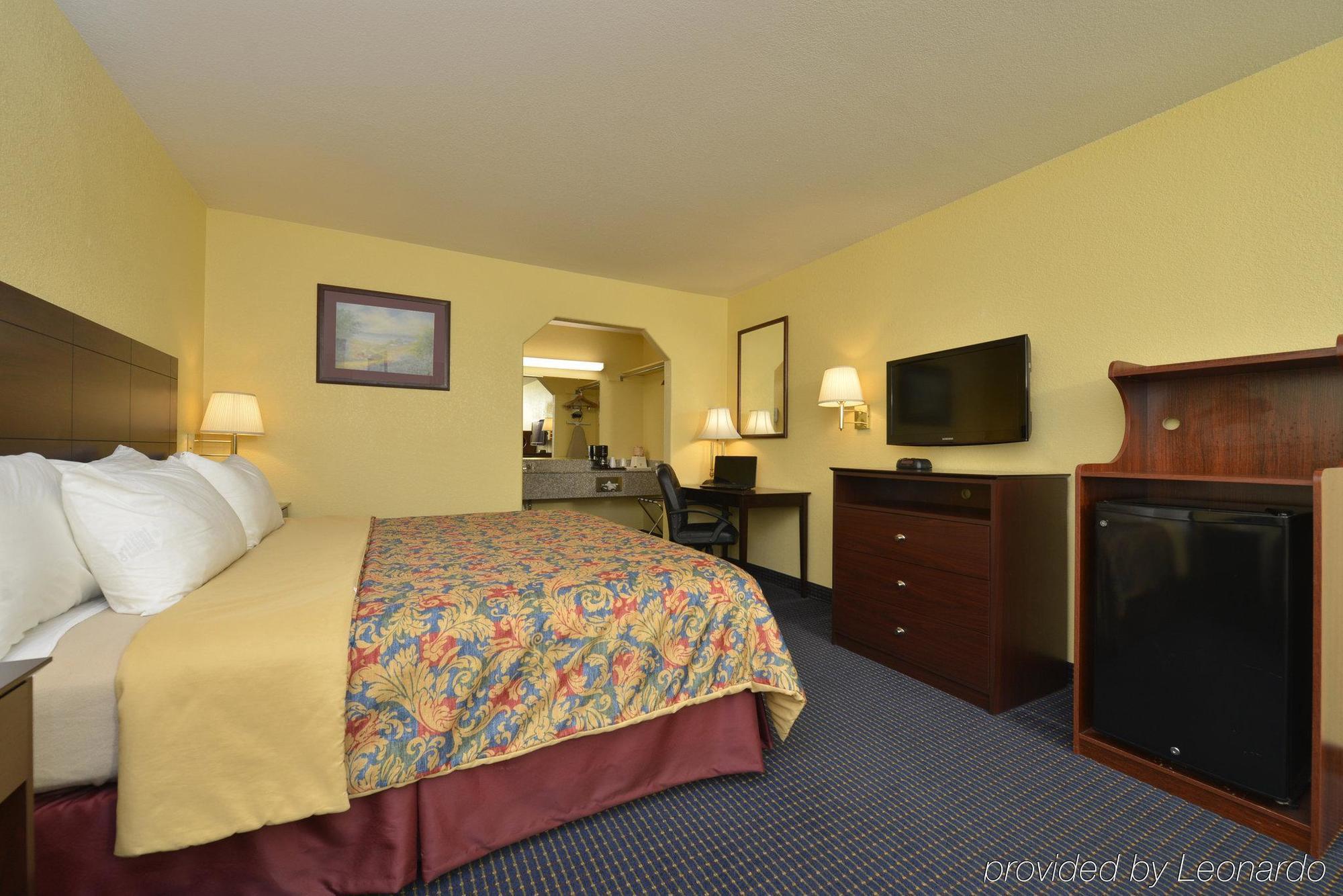 Days Inn Gun Barrel City Extérieur photo