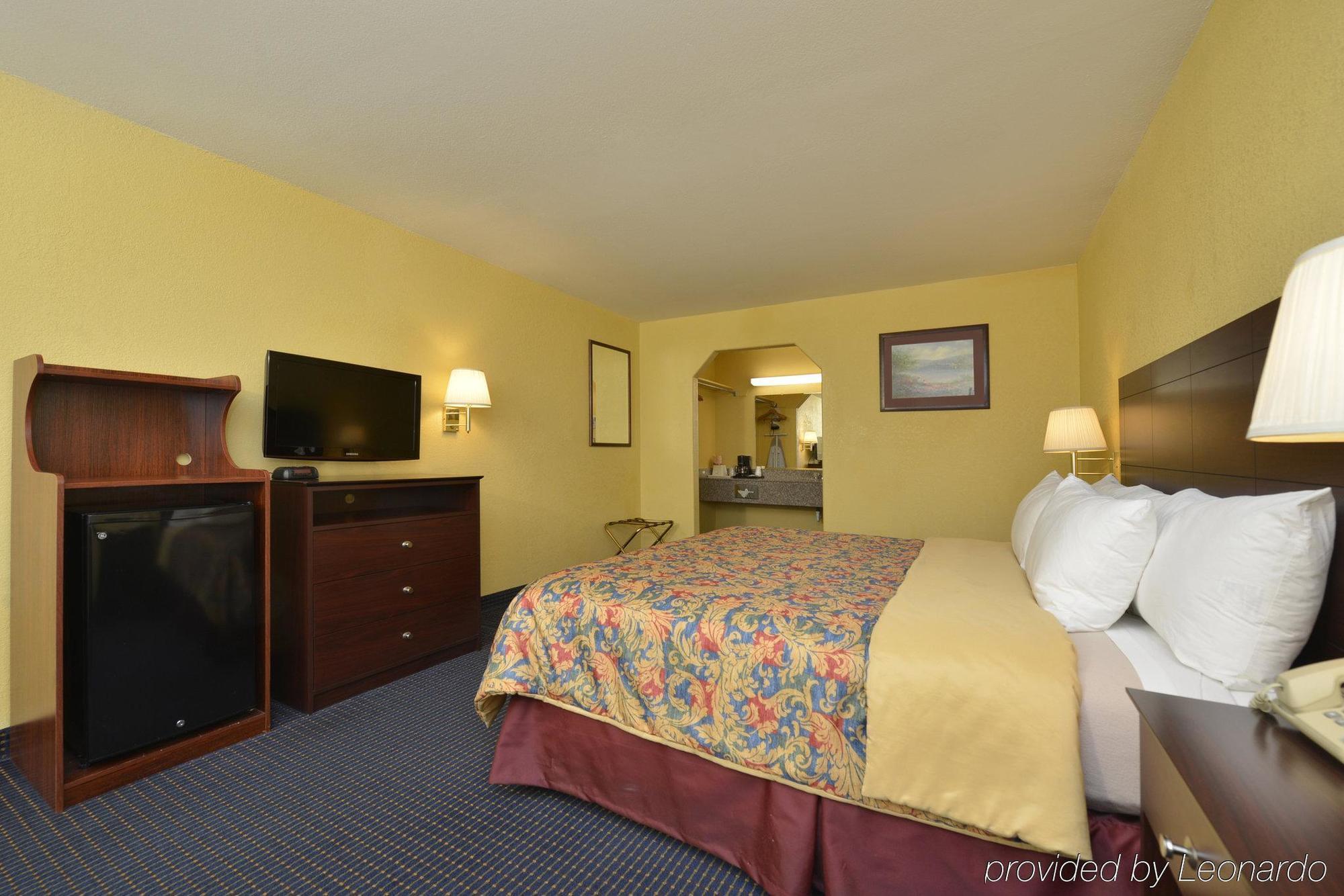 Days Inn Gun Barrel City Extérieur photo