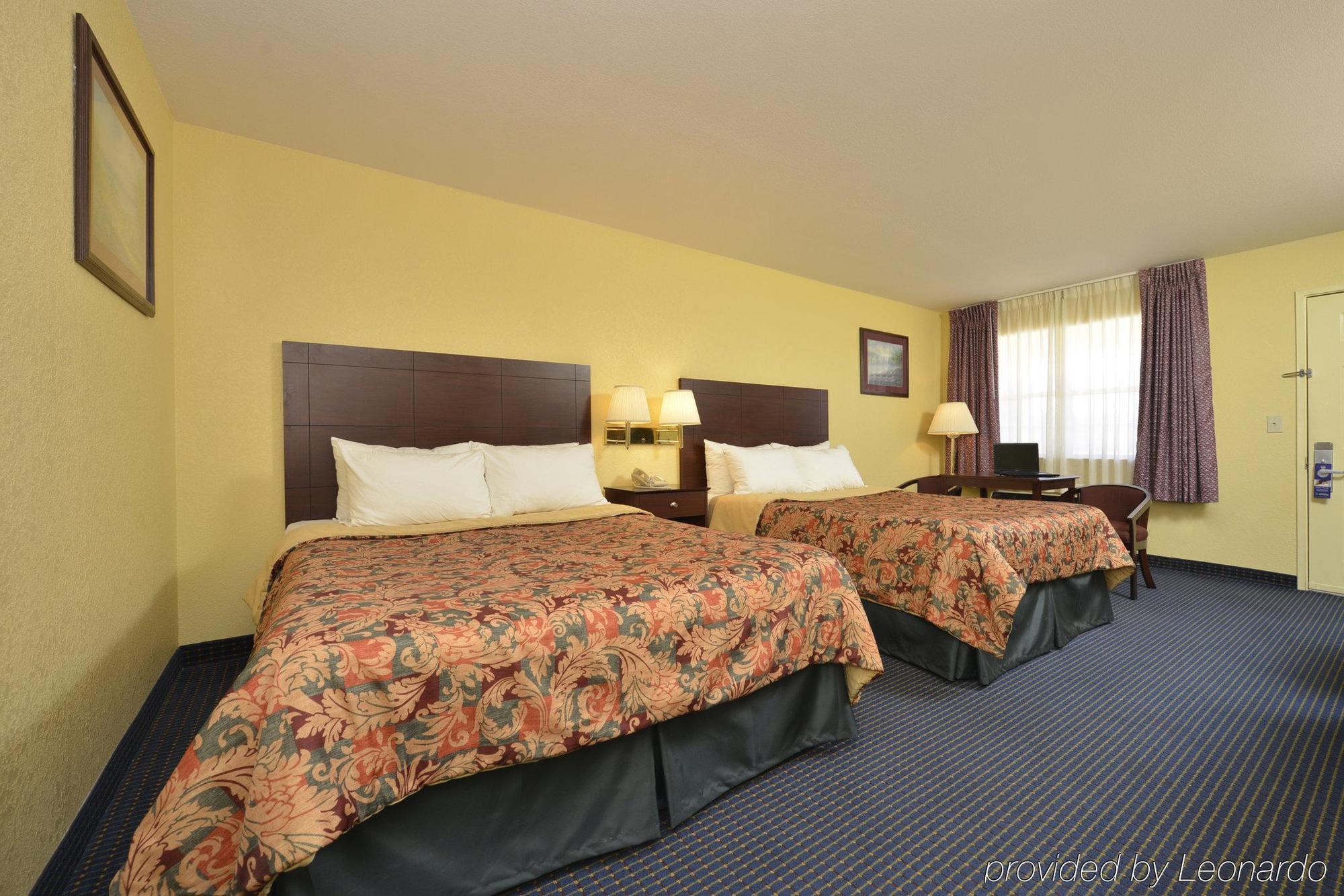 Days Inn Gun Barrel City Extérieur photo